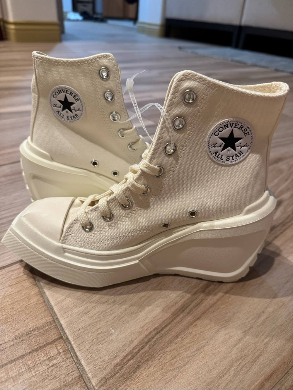Converse Chuck 70 De Luxe Wedge Platform Hi Canvas Lace-Up Egret Size 6.5 W
